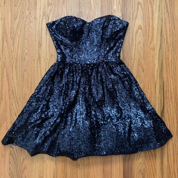 B Darlin Dresses & Skirts - NWOT-Dress (SIZE:9/10)